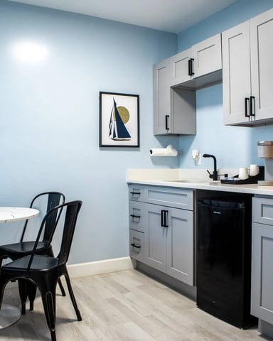 Kitchenettes & Kitchens